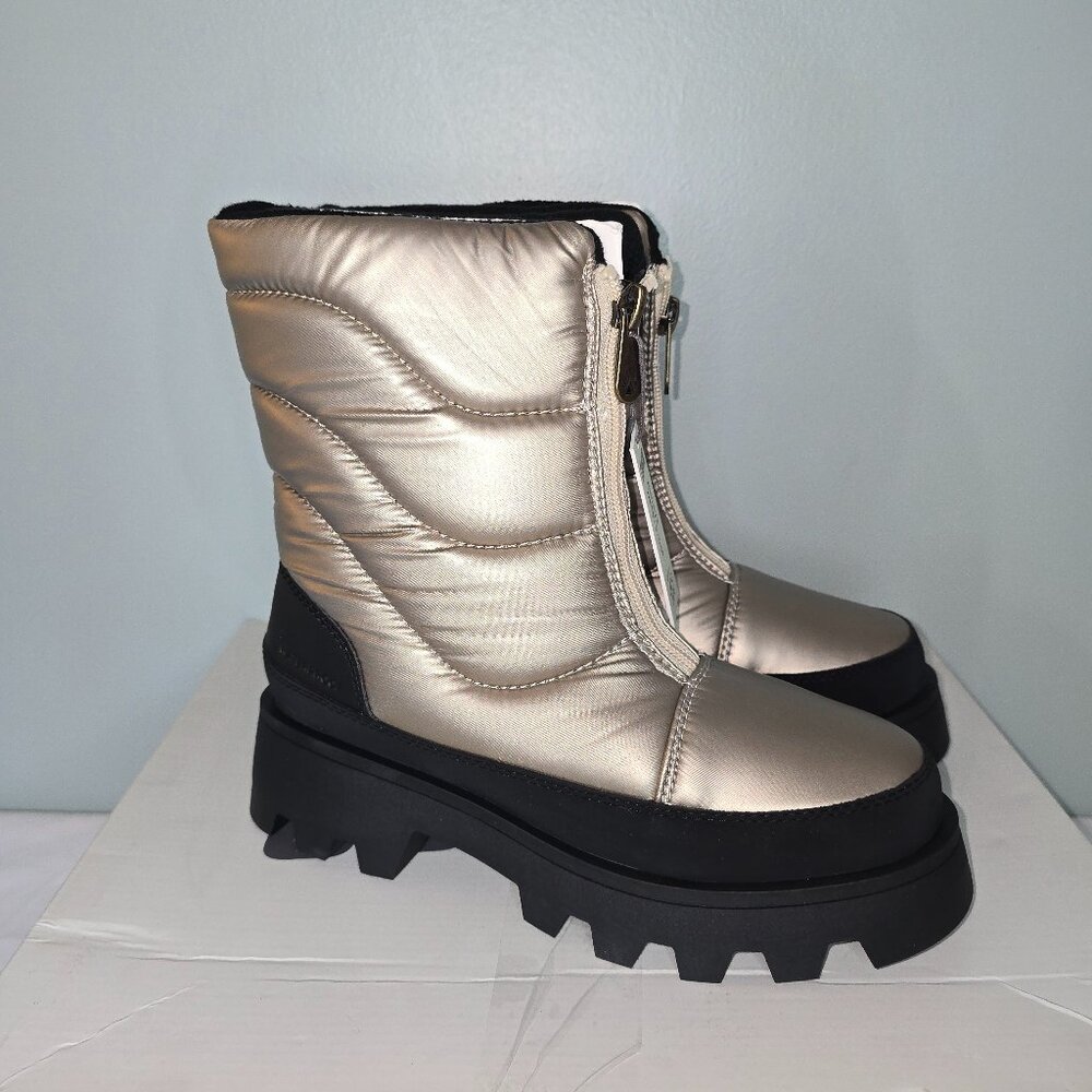 Cougar Savvy Women’s Zip Up Winter Boot in Savvy Gold, US Size 7, NIB